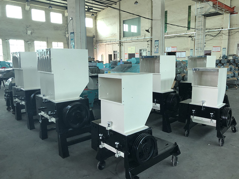 Can Industrial Plastic Crusher/Shredders Handle Thick Plates, Films, and Sprue Materials Universally? Multifunctional Configuration Tips